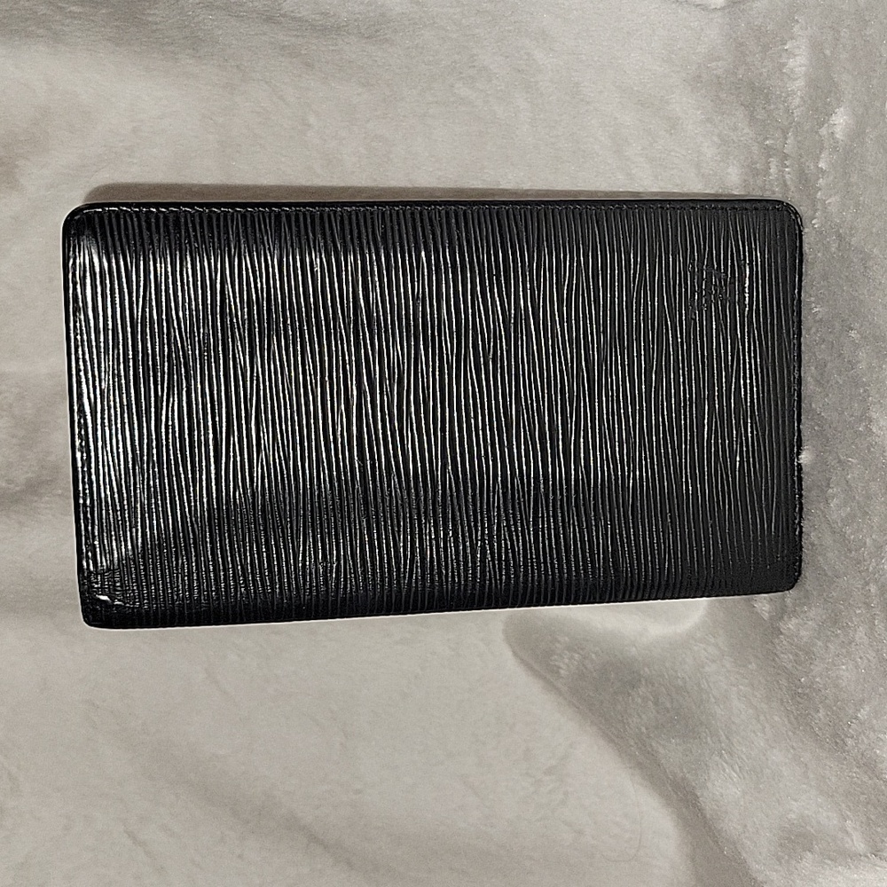EUC Authentic LV Long Wallet